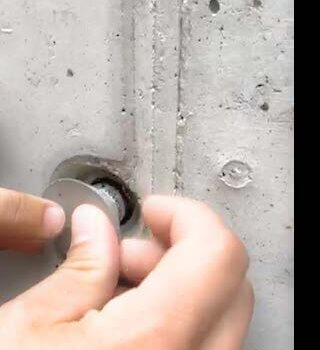 Riveplug installation